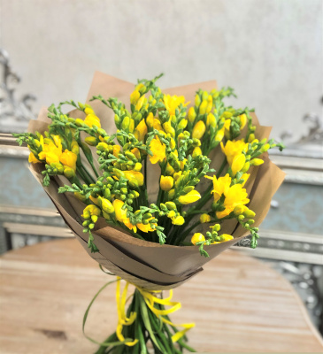 Букет фрезий № 3